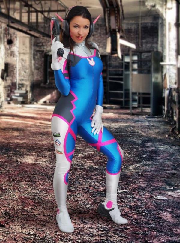 [Image: Mea-Lee-cosplaying-in-Nasty-Tutorial_cover.jpg]